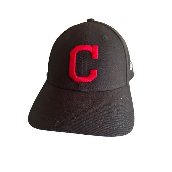 Cleveland Indians New Era 9Forty Adjustable Cap Black & Red Hat - Picture 1 of 6